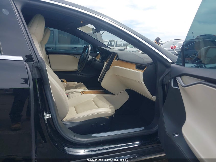 2021 Tesla Model S Long Range Dual Motor All-Wheel Drive/Long Range Plus Dual Motor All-Wheel Drive