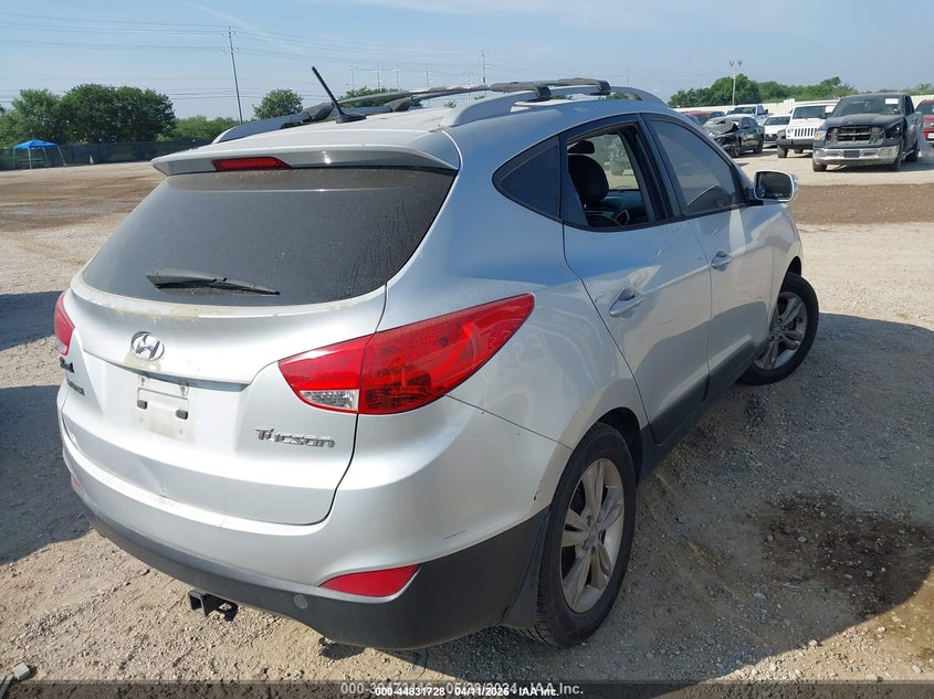 2013 HYUNDAI TUCSON auction photo 4