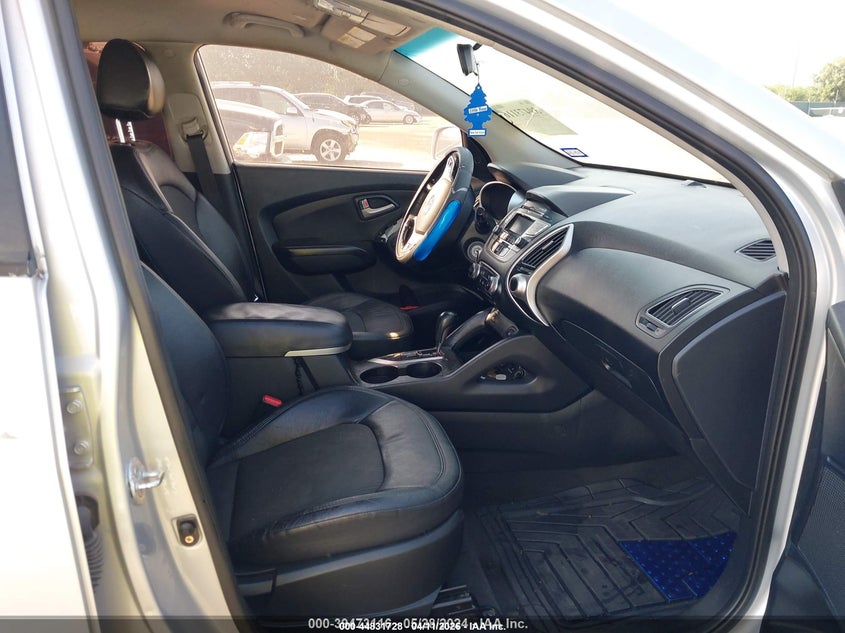 2013 HYUNDAI TUCSON auction photo 5