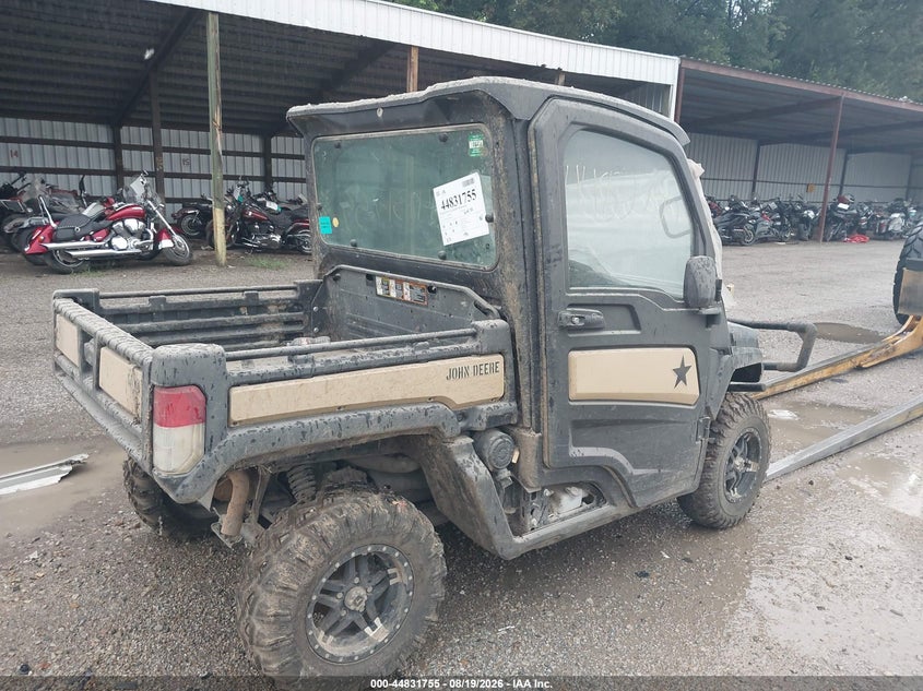 2023 JOHN DEERE XUV835M GATOR auction photo 4