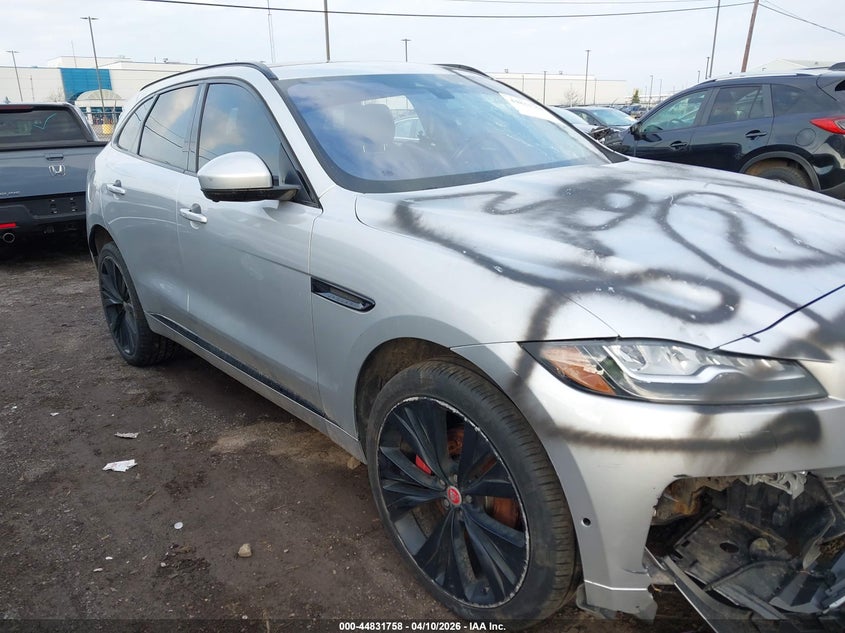 2017 Jaguar F-pace 3.0 silver Lot 111044831758 Vin SADCM2BV5HA076619