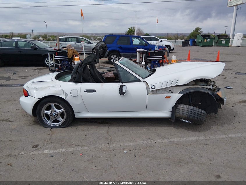 1999 BMW Z3 2.3 VIN: 4USCH9338XLF81429 Lot: 44831775