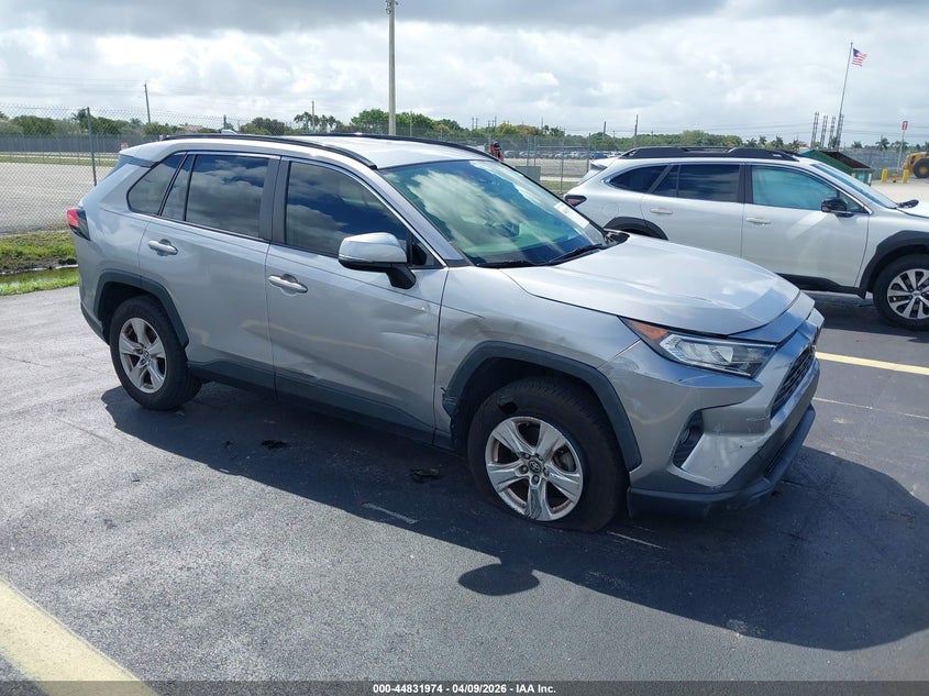 2021 Toyota Rav 4 2.5 silver Lot 111044831974 Vin JTMP1RFV7MD080057
