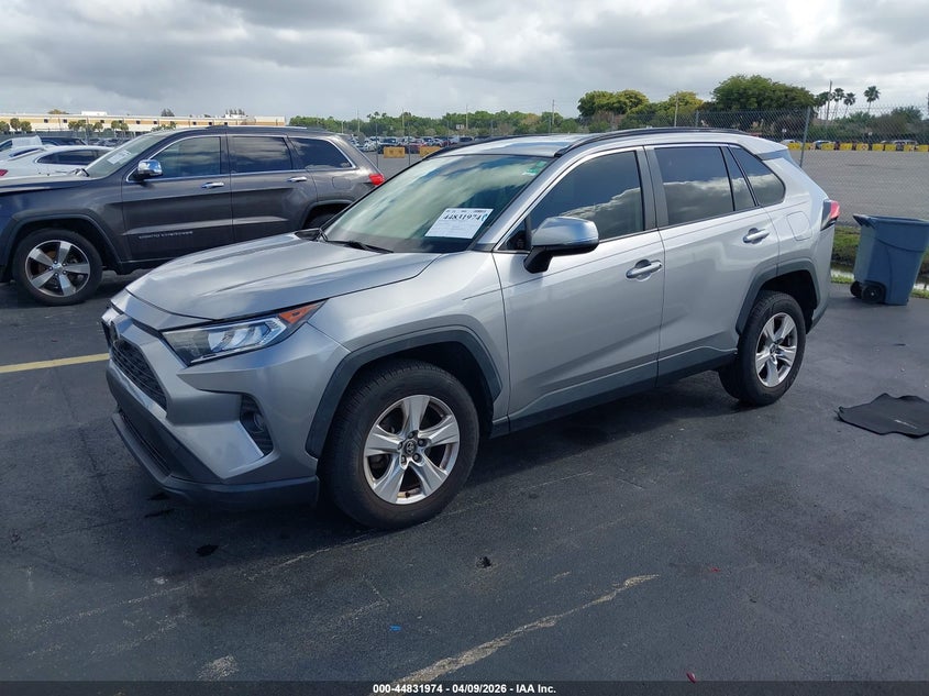 2021 Toyota Rav 4 2.5 silver Lot 111044831974 Vin JTMP1RFV7MD080057