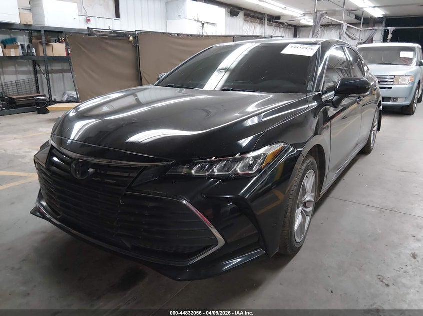 2022 Toyota Avalon Xle Hybrid