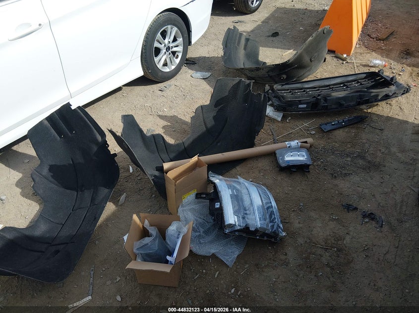 2017 Chevrolet Silverado 1500 High Country VIN: 3GCUKTEJ1HG183883 Lot: 44832123