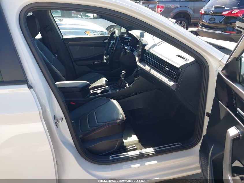 2025 VOLKSWAGEN JETTA GLI auction photo 5