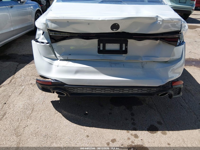 2025 VOLKSWAGEN JETTA GLI auction photo 6