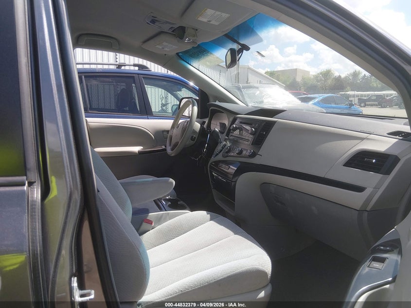 2011 TOYOTA SIENNA VAN 3.5L V-6 DOHC, VVT, 265HP