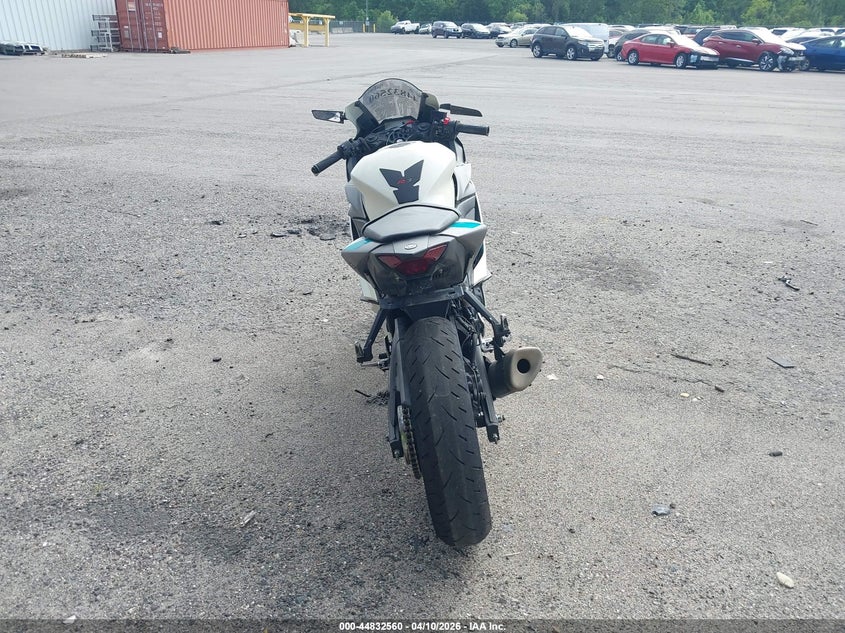 2024 Yamaha Yzfr3 A VIN: MH3RH18Y5RK018108 Lot: 44832560