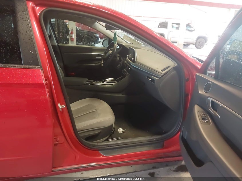 2021 HYUNDAI SONATA auction photo 5