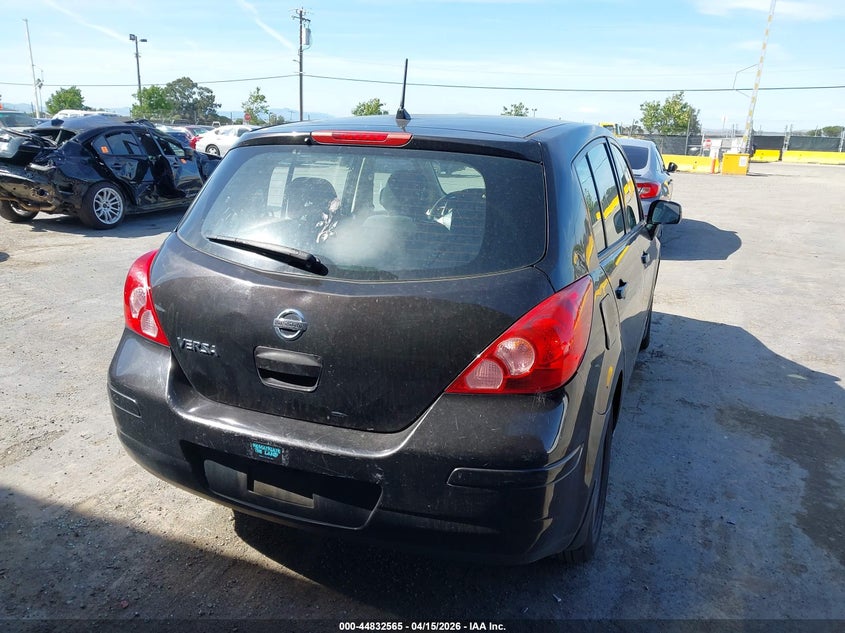 2011 Nissan Versa 1.8S