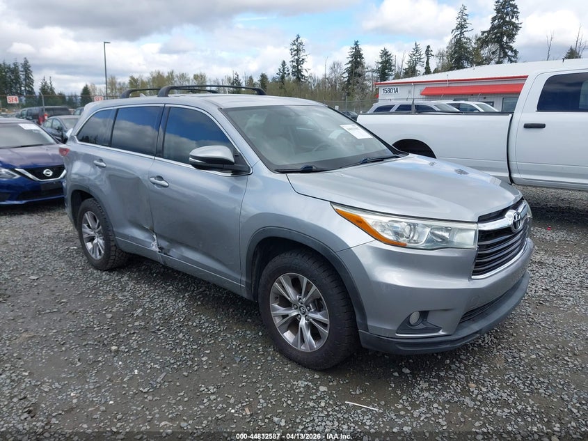 2016 Toyota Highlander Le Plus V6