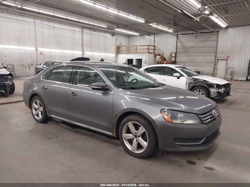 2013 Volkswagen Passat 2.5L Se VIN: 1VWBH7A31DC018740 Lot: 44832639