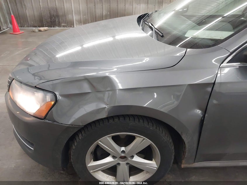 2013 Volkswagen Passat 2.5L Se VIN: 1VWBH7A31DC018740 Lot: 44832639