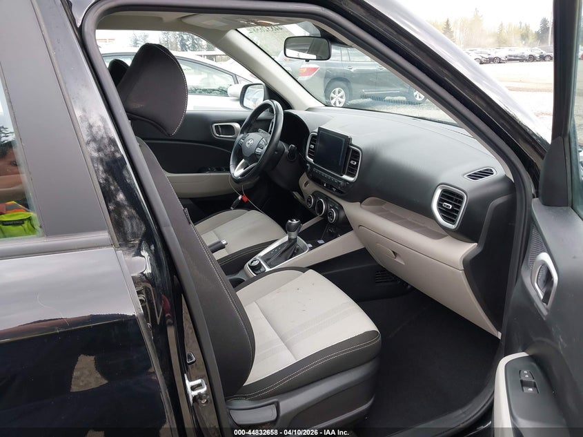 2020 Hyundai Venue Sel VIN: KMHRC8A33LU025537 Lot: 44832658