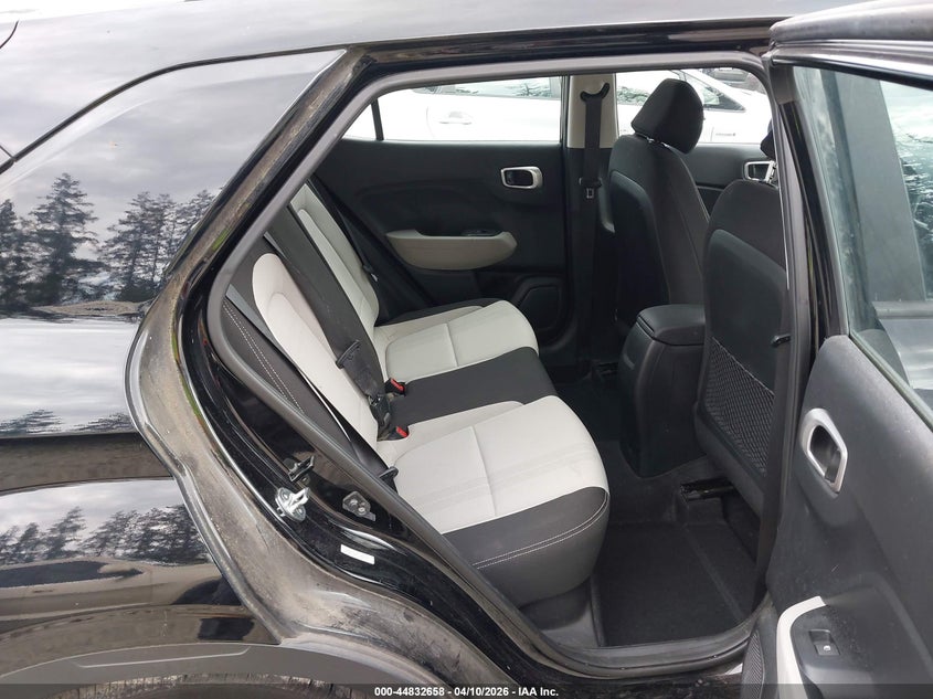 2020 Hyundai Venue Sel VIN: KMHRC8A33LU025537 Lot: 44832658