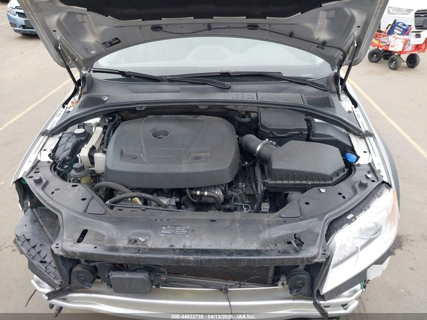 2016 Volvo Xc70 T5 Drive-E Platinum VIN: YV440MBM5G1239487 Lot: 44832738