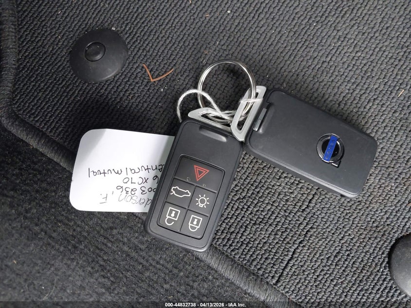 2016 Volvo Xc70 T5 Drive-E Platinum VIN: YV440MBM5G1239487 Lot: 44832738