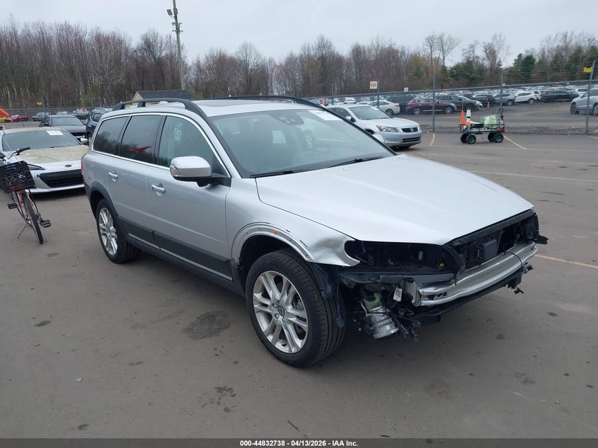 2016 Volvo Xc70 T5 Drive-E Platinum VIN: YV440MBM5G1239487 Lot: 44832738