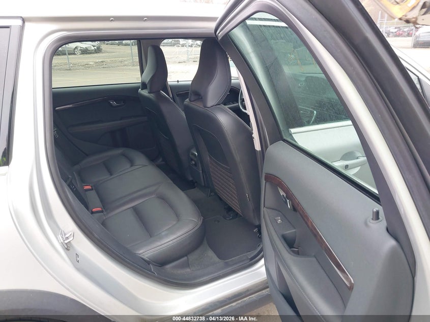 2016 Volvo Xc70 T5 Drive-E Platinum VIN: YV440MBM5G1239487 Lot: 44832738