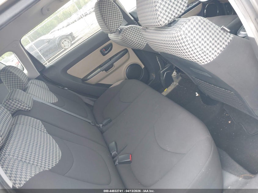 2011 Kia Soul ! VIN: KNDJT2A22B7316209 Lot: 44832741