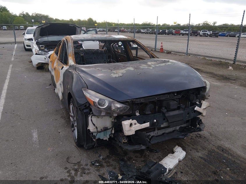 2017 MAZDA MAZDA3 auction photo 1