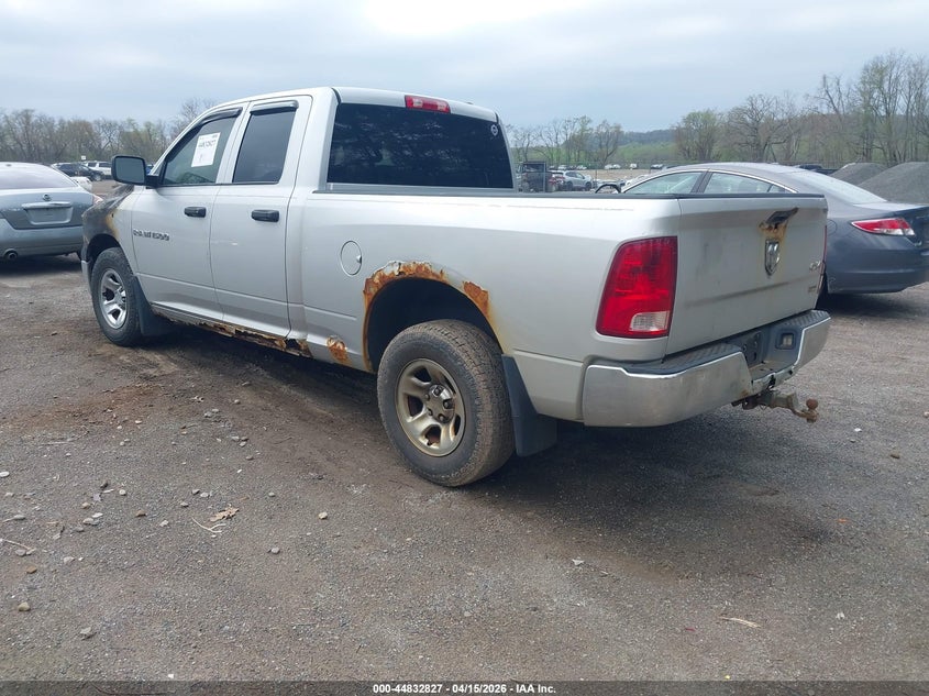 1C6RD7FPXCS109929 2012 Ram 1500 4.7 Ram St silver