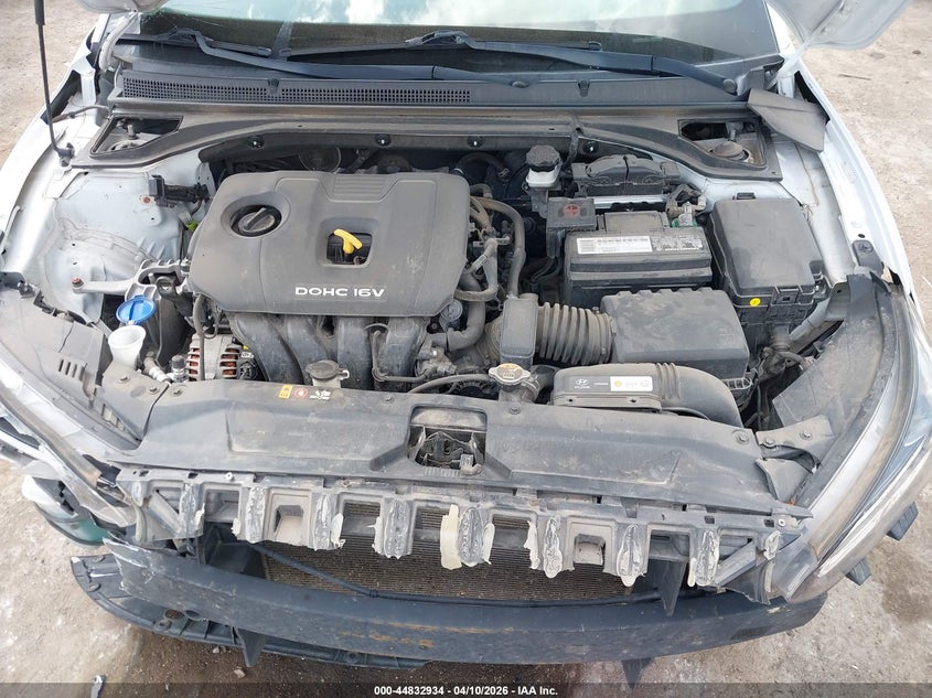 2019 Hyundai Veloster 2.0 Premium VIN: KMHTG6AF4KU003456 Lot: 44832934