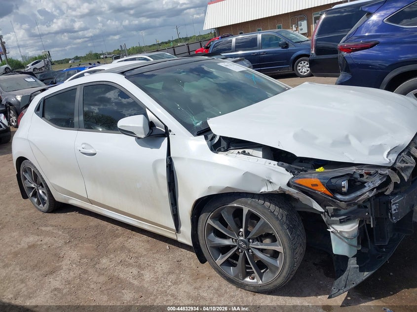2019 Hyundai Veloster 2.0 Premium VIN: KMHTG6AF4KU003456 Lot: 44832934