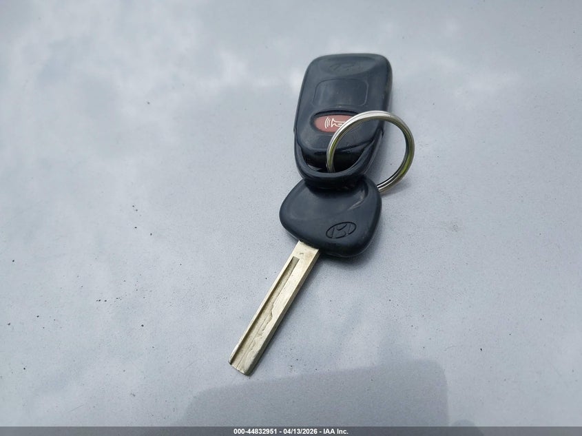 2013 Hyundai Veloster Base W/Gray VIN: KMHTC6AD0DU143789 Lot: 44832951