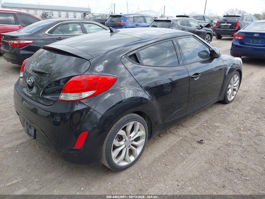 2013 Hyundai Veloster 1.6 Base W/Gray black Lot 111044832951 Vin KMHTC6AD0DU143789
