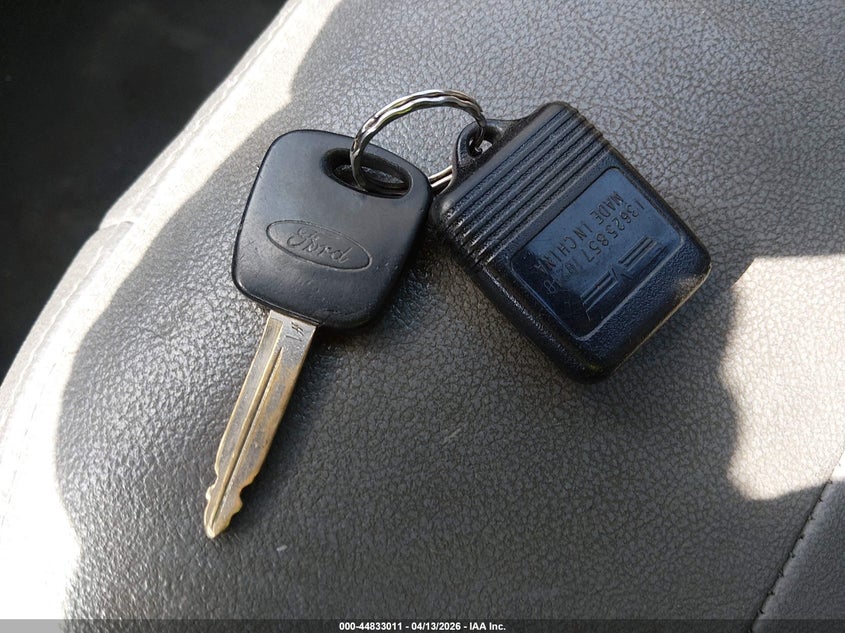 2004 Ford Escape Xlt VIN: 1FMCU03134KB64483 Lot: 44833011