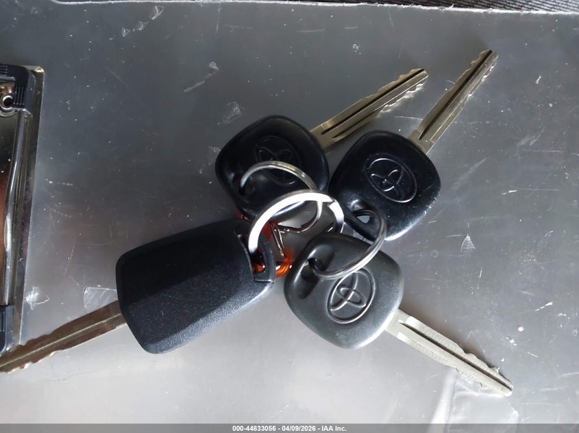 2002 Toyota Sienna Xle VIN: 4T3ZF13CX2U439206 Lot: 44833056