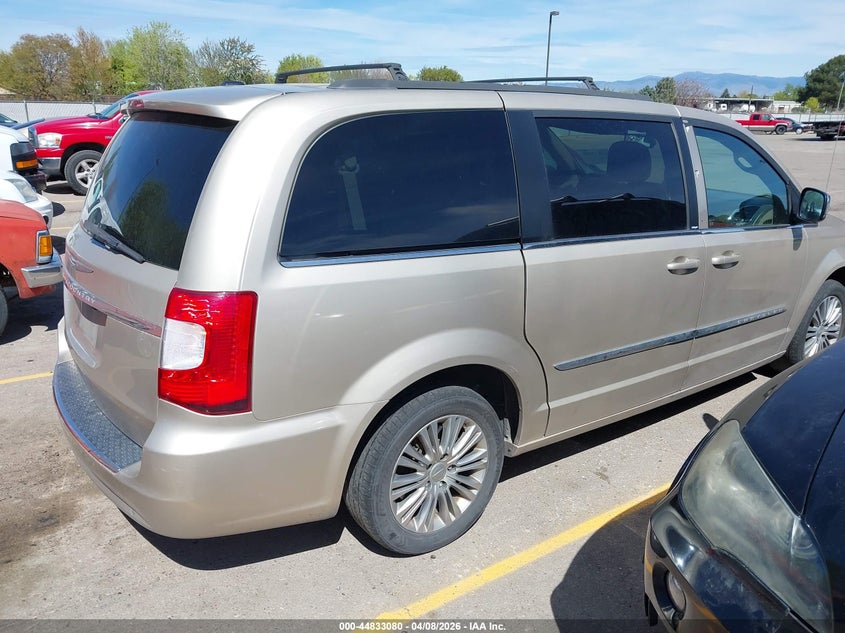 2013 Chrysler Town & Country Touring-L