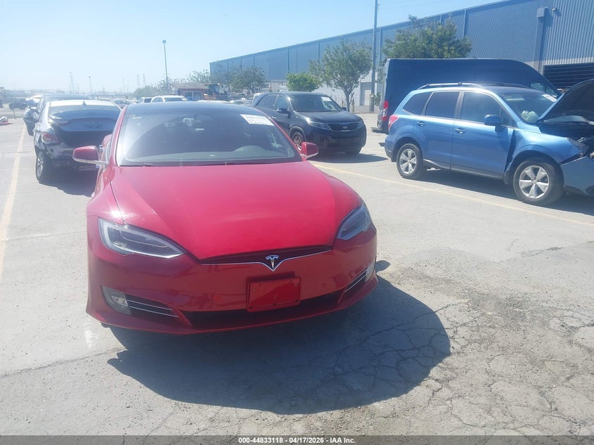 5YJSA1E2XJF295505 2018 Tesla Model s 100D 75D P100D red