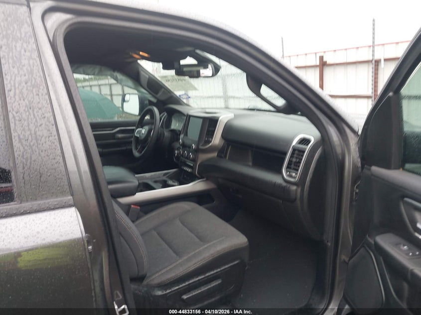 2019 Ram 1500 5.7 grey Lot 111044833156 Vin 1C6RREFT6KN581366