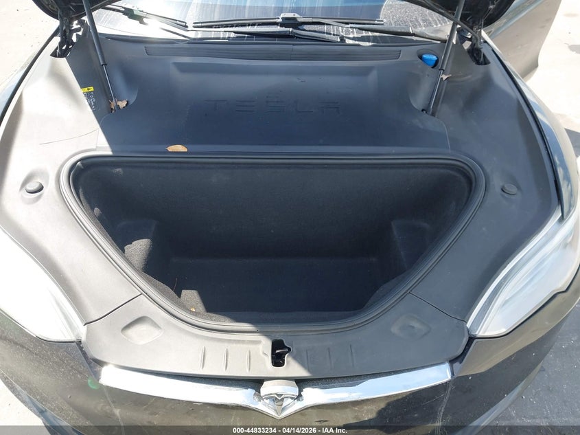 2018 Tesla Model S 100D/75D/P100D VIN: 5YJSA1E49JF280687 Lot: 44833234