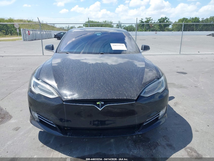 2018 Tesla Model S 100D/75D/P100D VIN: 5YJSA1E49JF280687 Lot: 44833234