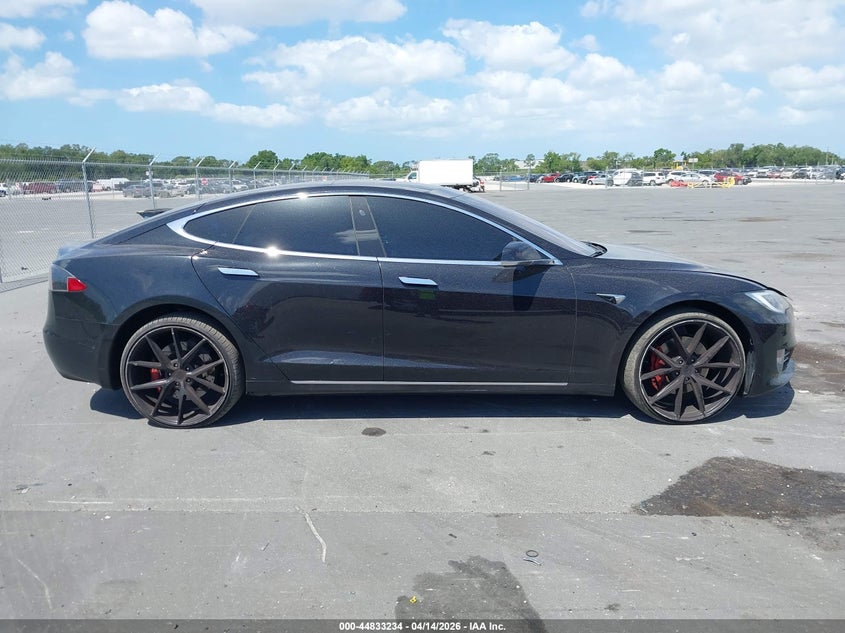 2018 Tesla Model S 100D/75D/P100D VIN: 5YJSA1E49JF280687 Lot: 44833234