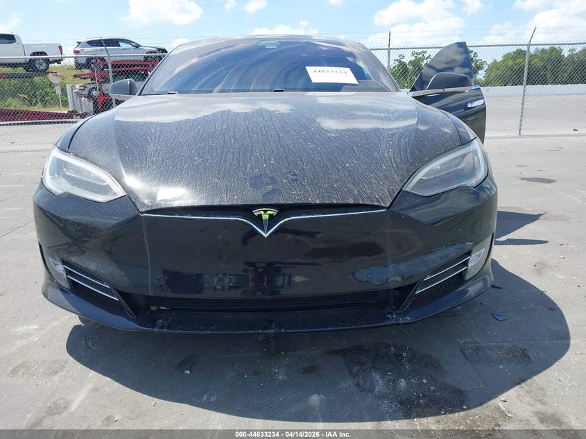 2018 Tesla Model S 100D/75D/P100D VIN: 5YJSA1E49JF280687 Lot: 44833234
