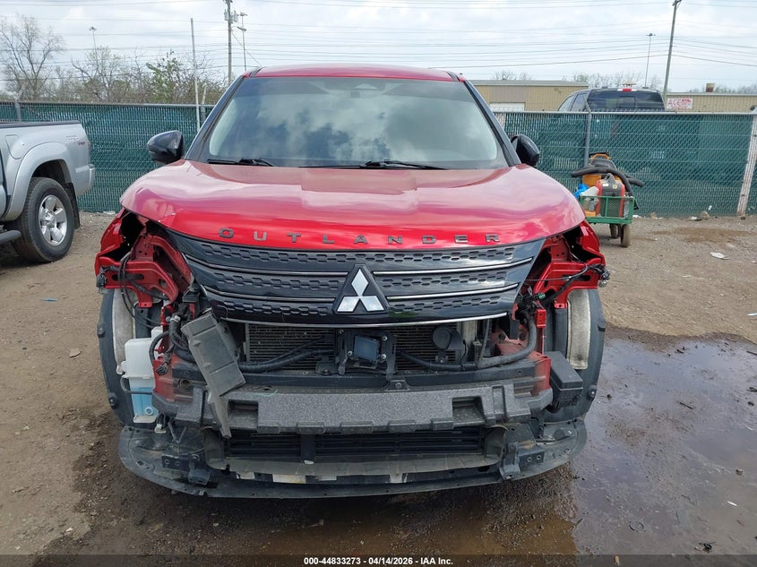 2022 Mitsubishi Outlander Black Edition 2Wd/Se 2.5 2Wd/Se Launch Edition 2Wd VIN: JA4J3UA81NZ013540 Lot: 44833273