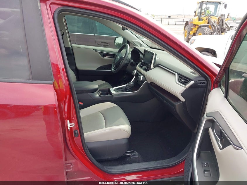 2019 TOYOTA RAV4 auction photo 5