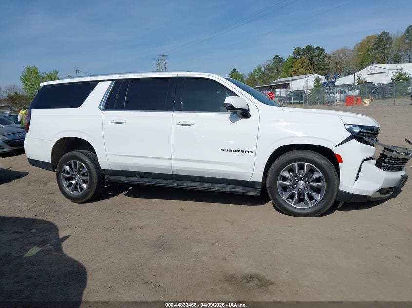 2022 Chevrolet Suburban 4Wd Lt VIN: 1GNSKCKD1NR261815 Lot: 44833466