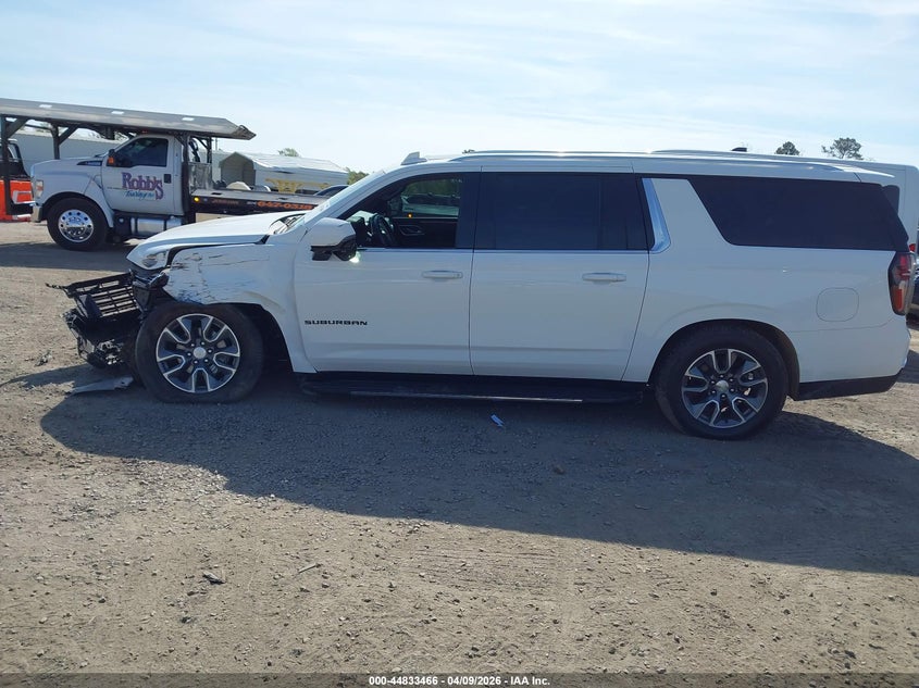 2022 Chevrolet Suburban 4Wd Lt VIN: 1GNSKCKD1NR261815 Lot: 44833466