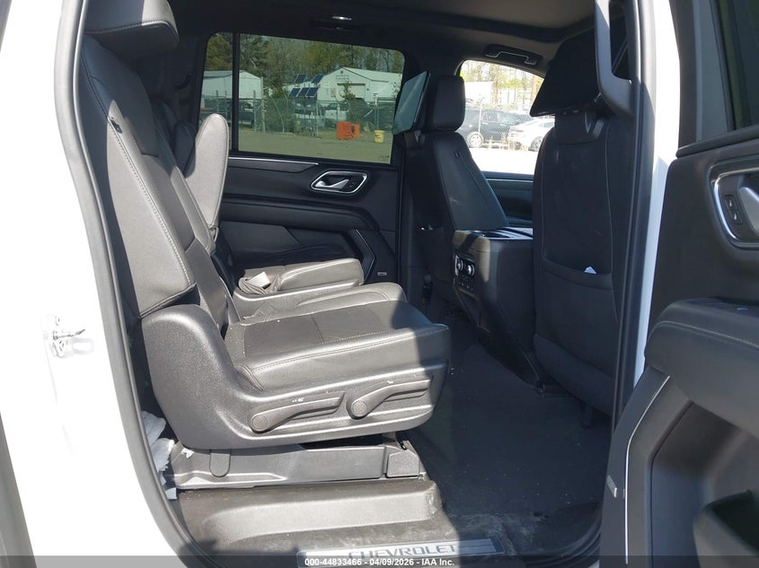 2022 Chevrolet Suburban 4Wd Lt VIN: 1GNSKCKD1NR261815 Lot: 44833466