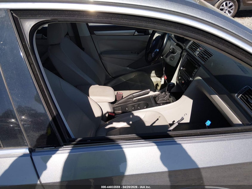 2015 Volkswagen Passat 1.8T Limited Edition