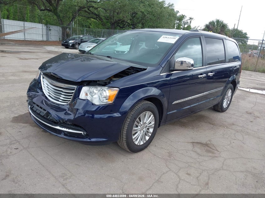 2015 Chrysler Town & Country Limited Platinum