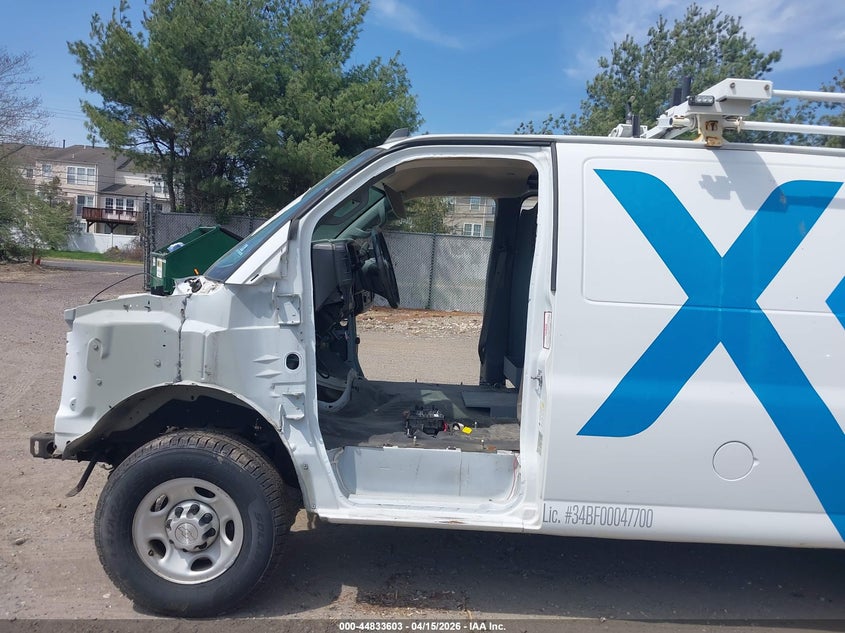 2019 Chevrolet Express 2500 Work Van VIN: 1GCWGAFP8K1281350 Lot: 44833603