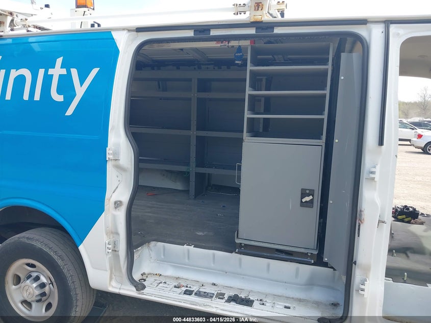 2019 Chevrolet Express 2500 Work Van VIN: 1GCWGAFP8K1281350 Lot: 44833603